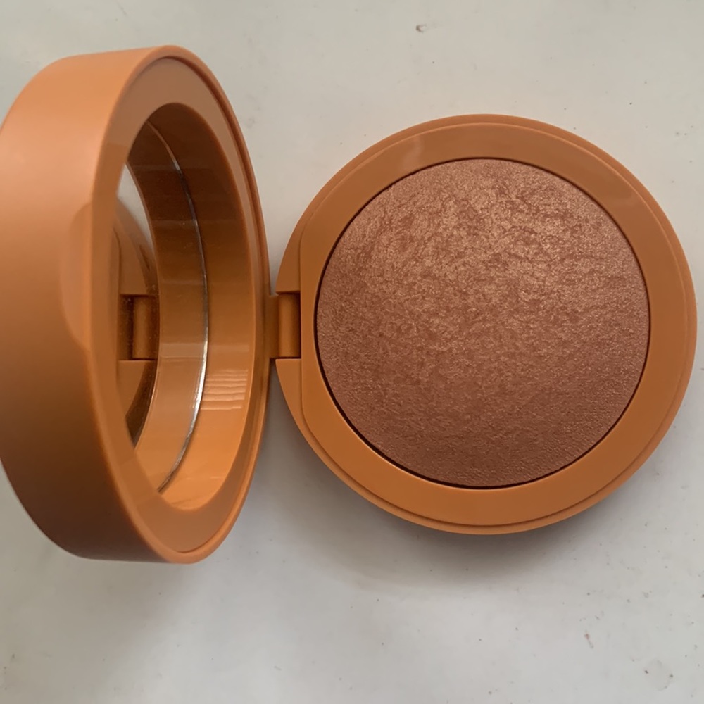 Em Cosmetics powder blush